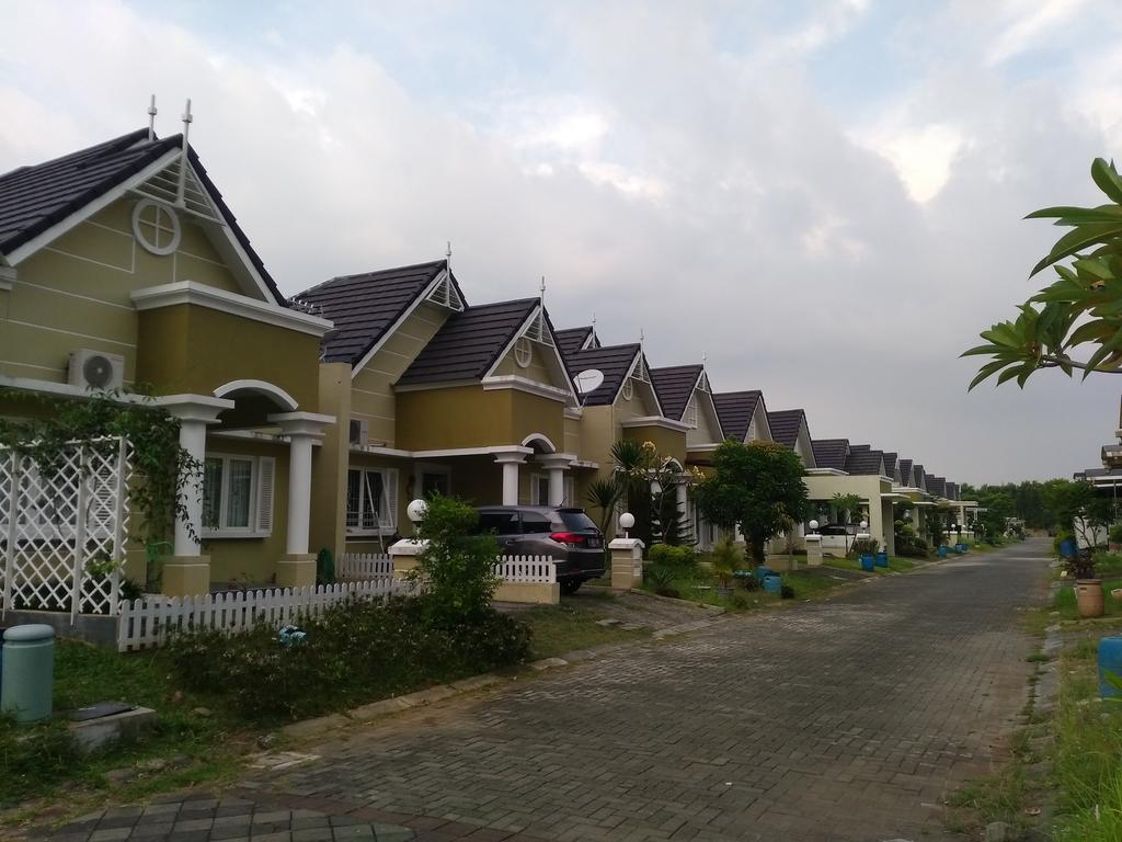 Jasmine Park Guest House Семаранг Екстериор снимка