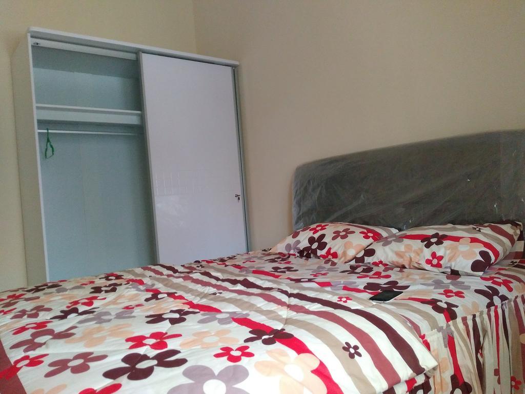 Jasmine Park Guest House Семаранг Екстериор снимка