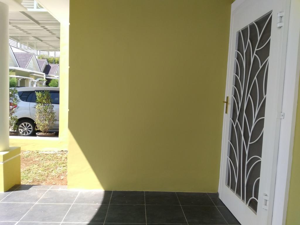 Jasmine Park Guest House Семаранг Екстериор снимка