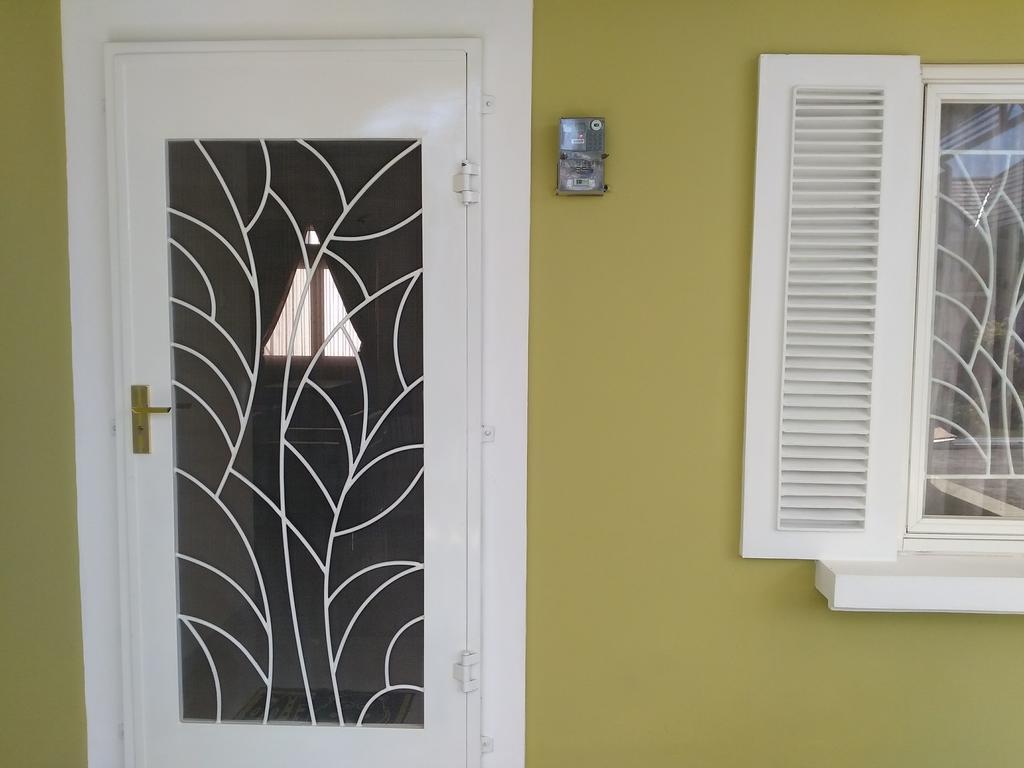Jasmine Park Guest House Семаранг Екстериор снимка