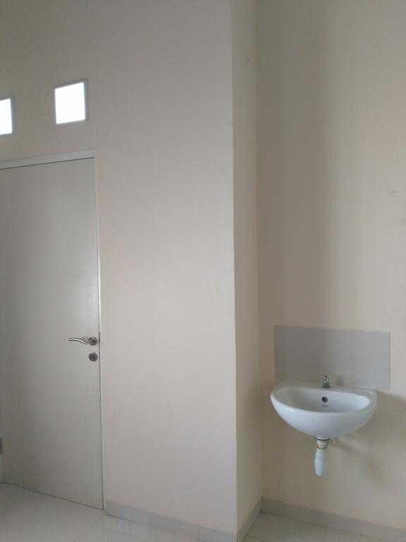 Jasmine Park Guest House Семаранг Екстериор снимка