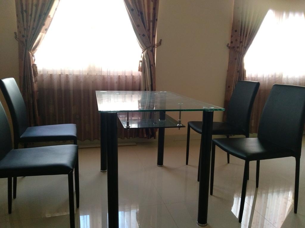 Jasmine Park Guest House Семаранг Екстериор снимка