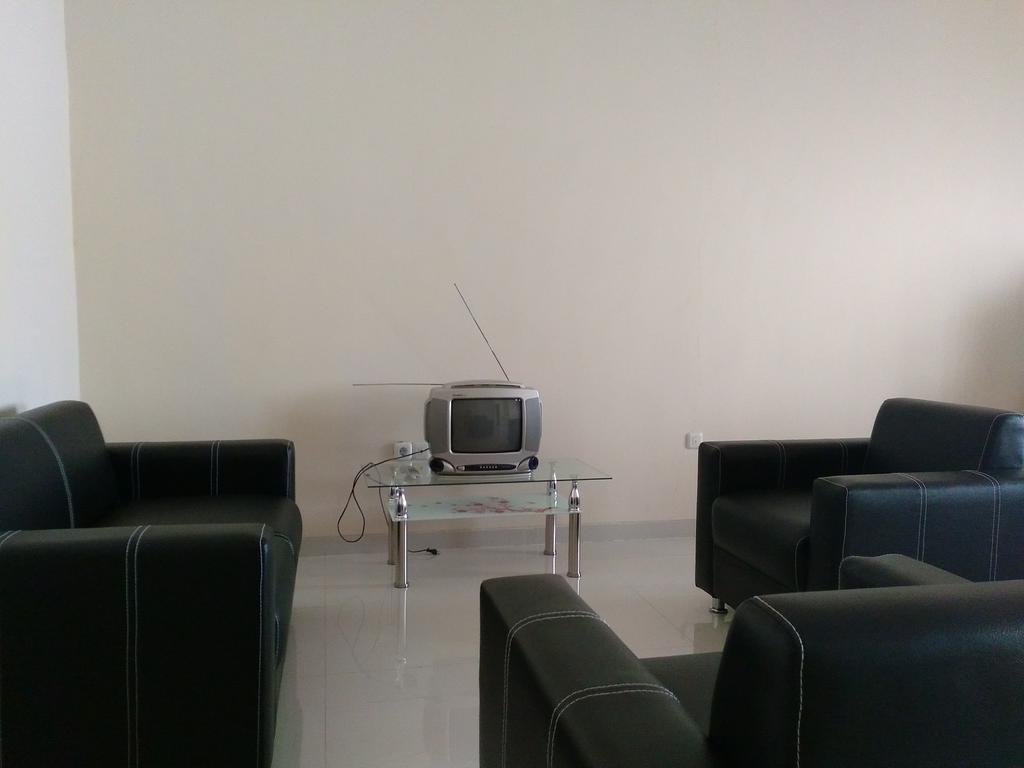 Jasmine Park Guest House Семаранг Екстериор снимка